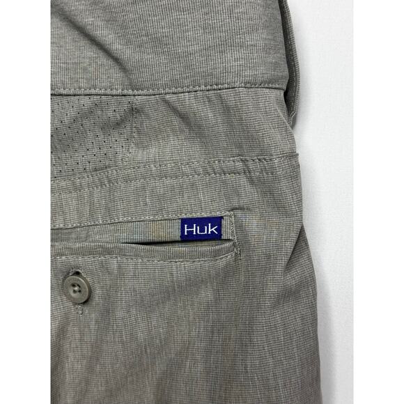 HUK Performance Fabrics Men's Next Level Lightweight Tan Shorts - Size S (31x9) - Picture 4 of 6